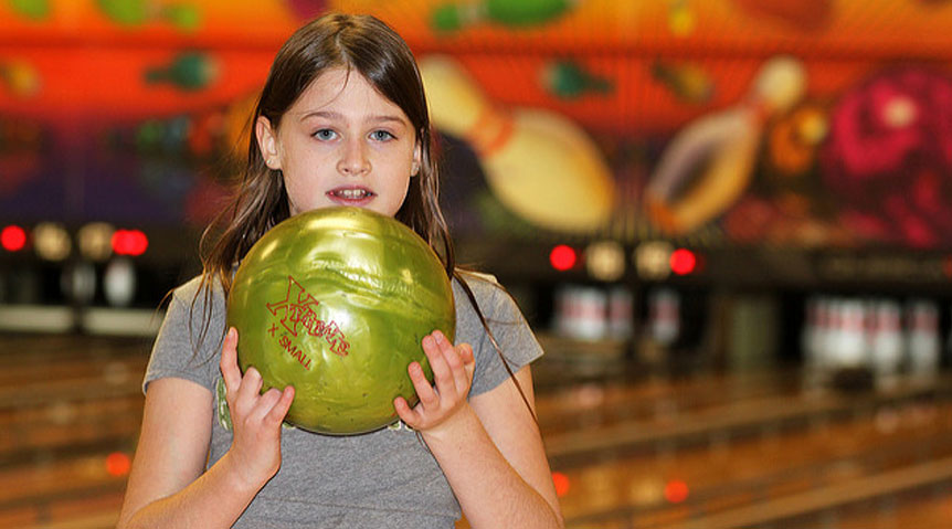 A great summer activity, Teach kids about bowling